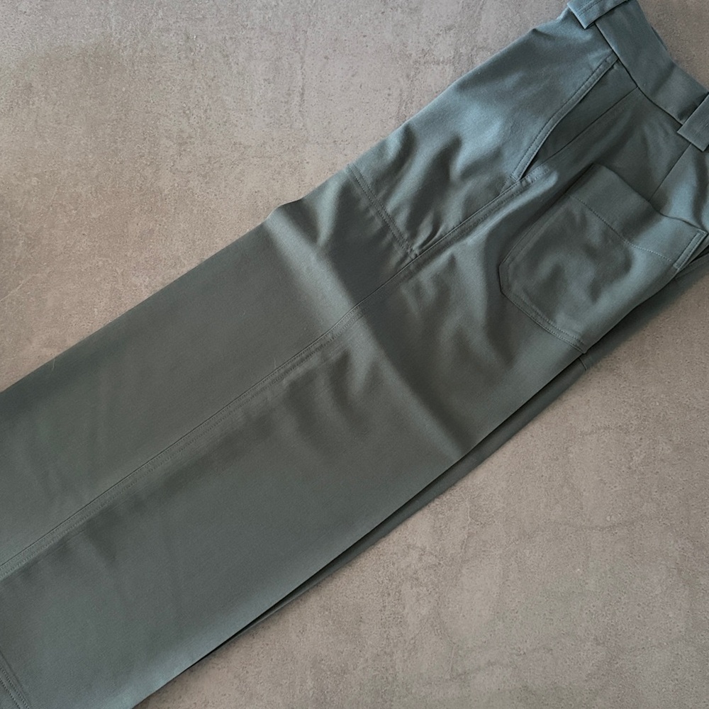 Banana Republic High-rise Wide-leg Italian Wool pants - Picture 9 of 9